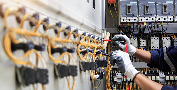 Professional Electrician technician working in Edgewood, KY